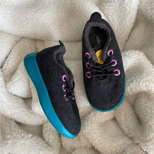 Allbirds Kid's Wool Runner in Natural Black Thrive Teal Sole (Toddler 6)